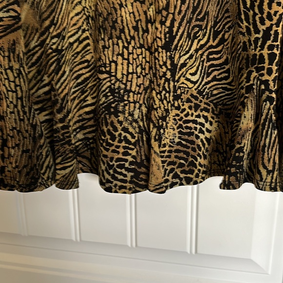 NWT Skirt LG  Md-length Animal print  Jersey stretchy fabric. - Picture 4 of 7